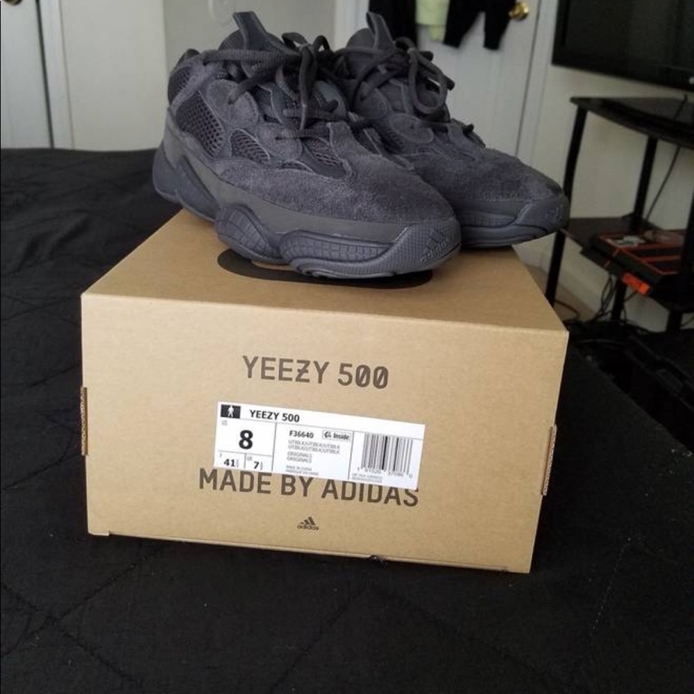 Yeezy 500 utility black